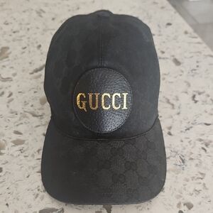Gucci Black and Gold Logo Cap - Unisex